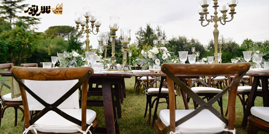 برگزاری جشن عروسی در فضای باز یکی از ایده‌های خلاقانه و جذاب است.